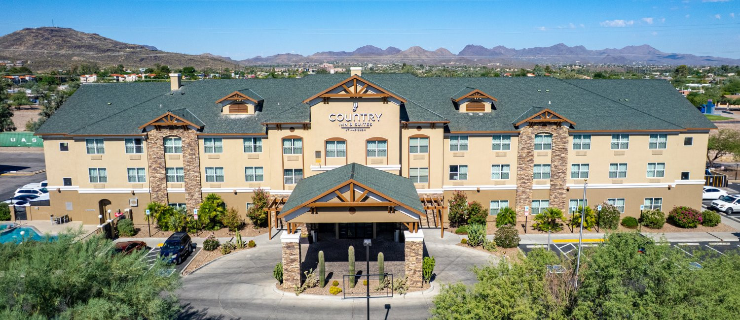 EXPERIENCE OUR GENUINE HOSPITALITY